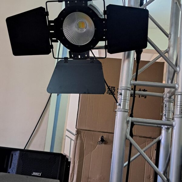 LED COB Fresnel Light – Professional Stage and Studio Spotlight